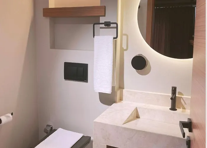 The Five - Adults Only * Seferihisar