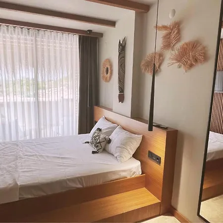 The Five - Adults Only * Seferihisar