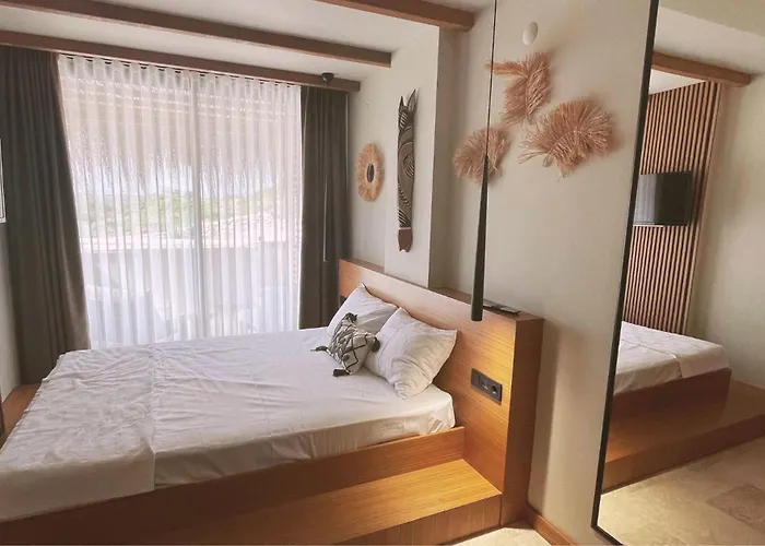 The Five - Adults Only * Seferihisar